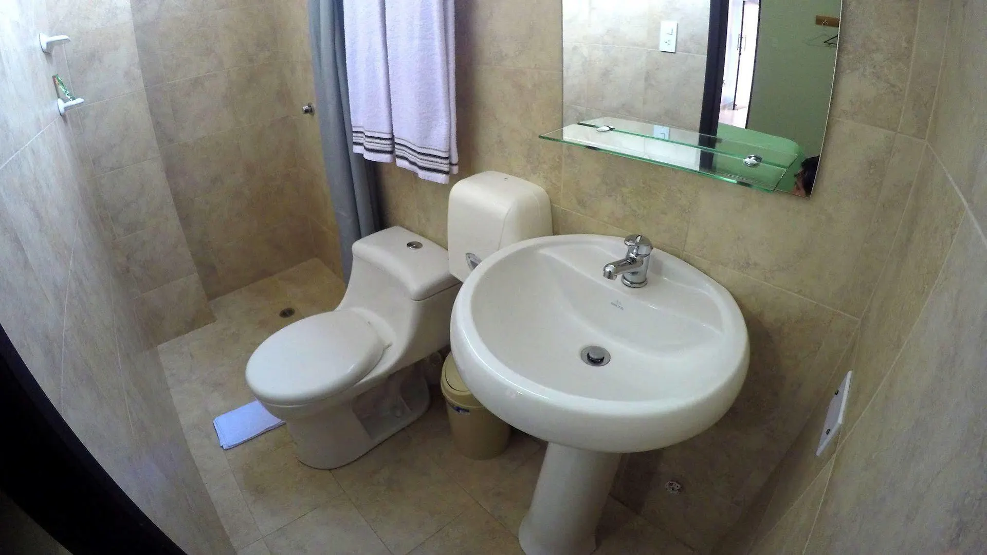 Dc Suites Aeropuerto Guayaquil Ecuador