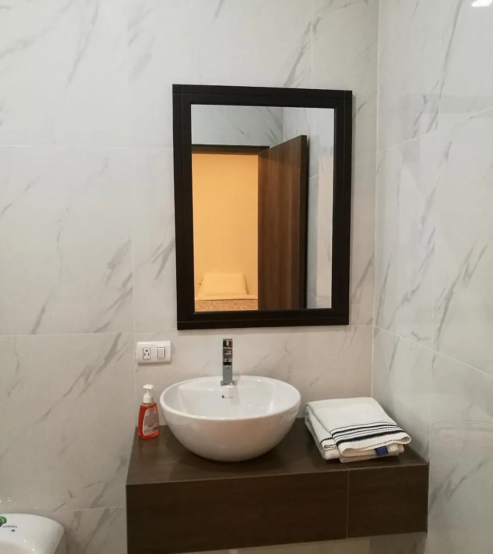 Dc Suites Aeropuerto Guayaquil 0*,